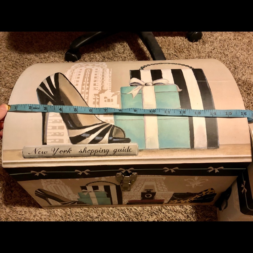 Preowned Chic storage both box ⭐️☺️ - Picture 13 of 16